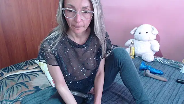 Susanlover online show from November 2025 02:17:02 PM