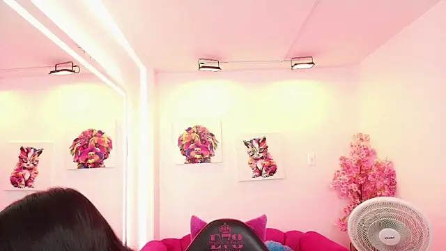 Miss dolly  online show from December 2025 12:40:02 PM