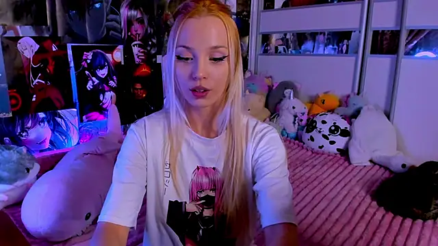 Snapshot of Cute__Pony chatting on December 2024 12:40:02 AM Cute  Pony online show from December 2024 12:40:02 AM