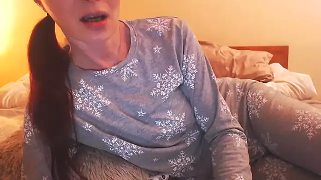 LovelyAndraGirl online show from February 2026 04:15:02 PM