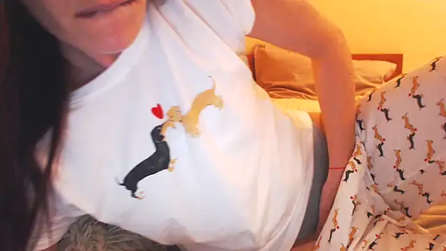 LovelyAndraGirl online show from February 2026 06:49:02 PM