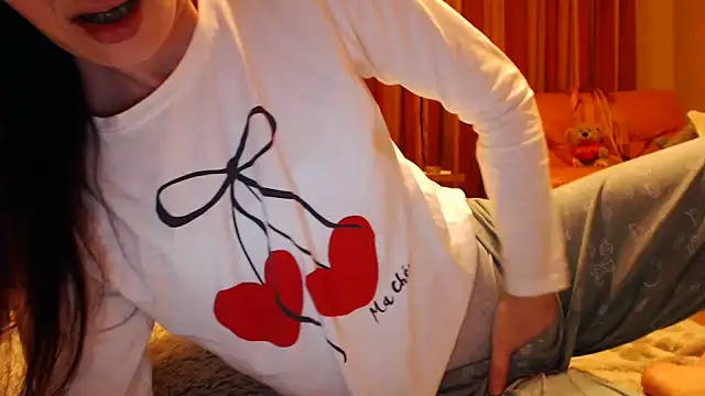 LovelyAndraGirl online show from July 2026 11:04:02 PM
