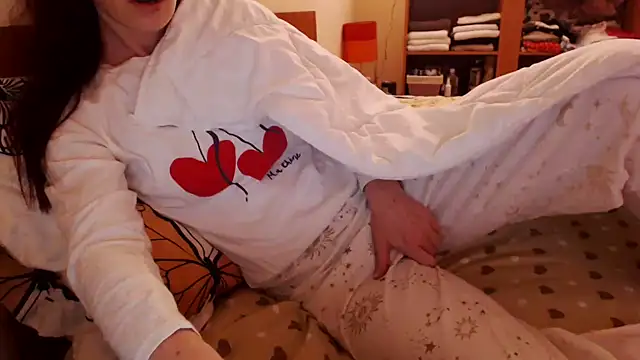 LovelyAndraGirl online show from July 2026 04:36:01 PM