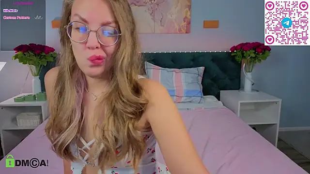 Kelly Hardy online show from October 2025 01:16:01 AM