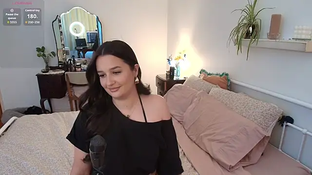 Snapshot of Lenas_Room chatting on January 2026 07:01:01 AM Lenas Room online show from January 2026 07:01:01 AM