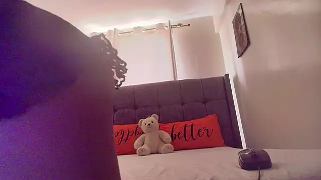 t-NaughtyLicia online show from October 2025 06:06:01 AM