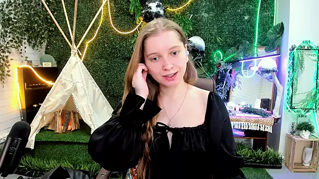 MayaSinabon online show from October 2025 12:18:02 PM