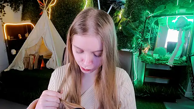 MayaSinabon online show from March 2025 03:16:02 PM