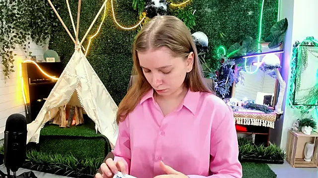MayaSinabon online show from October 2025 09:10:01 AM