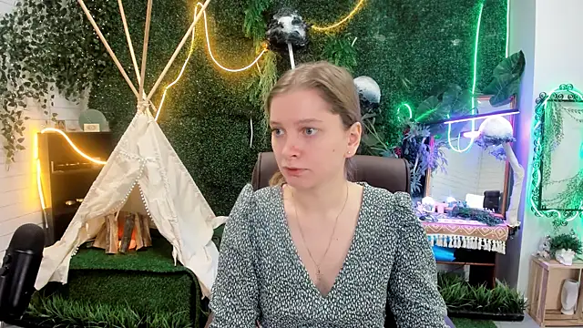 MayaSinabon online show from October 2025 09:10:01 AM