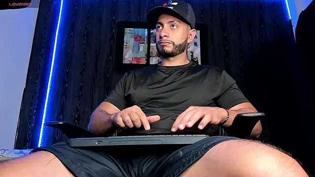 Snapshot of Mark_Buffet02 chatting on January 2025 05:15:02 PM Mark Buffet02 online show from January 2025 05:15:02 PM