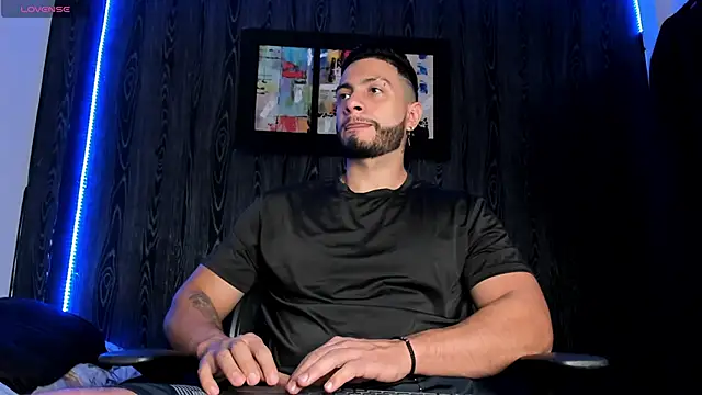 Snapshot of Mark_Buffet02 chatting on January 2025 02:14:01 PM Mark Buffet02 online show from January 2025 02:14:01 PM