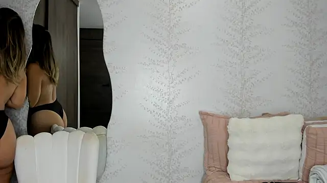 layla vanegas online show from November 2025 03:38:01 AM