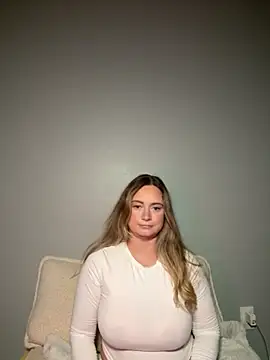 Sophie Raegan online show from October 2025 03:52:01 AM