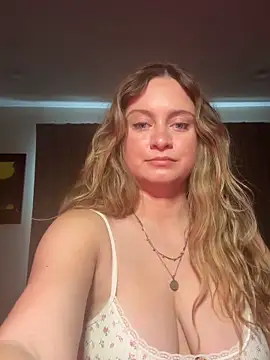 Sophie Raegan online show from February 2026 04:40:02 PM