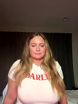 Sophie Raegan online show from December 2025 12:21:02 PM