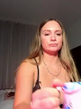 Sophie Raegan online show from January 2026 02:02:01 PM