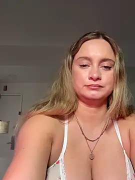 Sophie Raegan online show from March 2026 06:33:01 PM