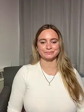 Sophie Raegan online show from April 2026 02:08:01 PM