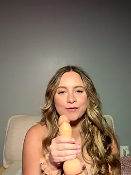 Sophie Raegan online show from October 2025 03:08:01 PM