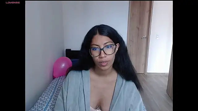 Snapshot of sofia_rosse4 chatting on February 2025 03:43:01 PM sofia rosse4 online show from February 2025 03:43:01 PM