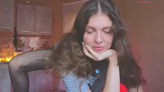 Sereta Finn online show from November 2025 10:52:01 AM