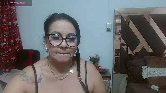 lindaesmeralda online show from February 2026 11:01:01 AM