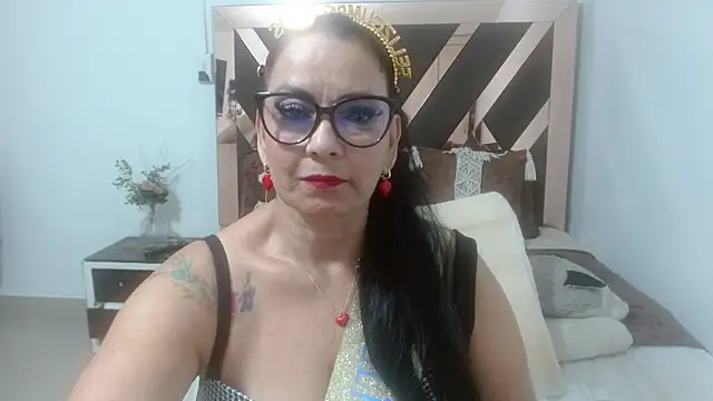 lindaesmeralda online show from November 2025 11:37:02 AM
