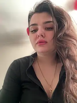 Snapshot of NikaMur chatting on March 2025 06:42:01 AM NikaMur online show from March 2025 06:42:01 AM