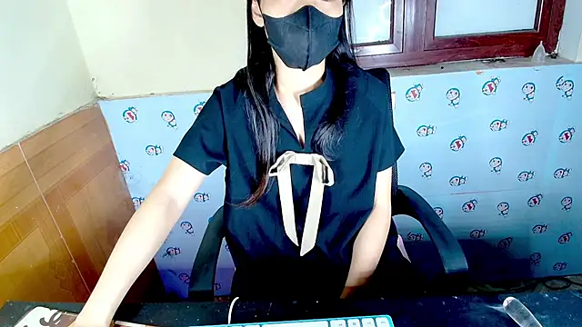   Saphia   online show from October 2025 02:42:02 PM