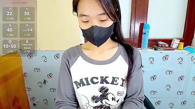   Saphia   online show from November 2025 12:33:02 AM