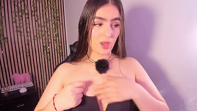 Snapshot of sofia_44 chatting on June 2026 02:14:01 PM sofia 44 online show from June 2026 02:14:01 PM