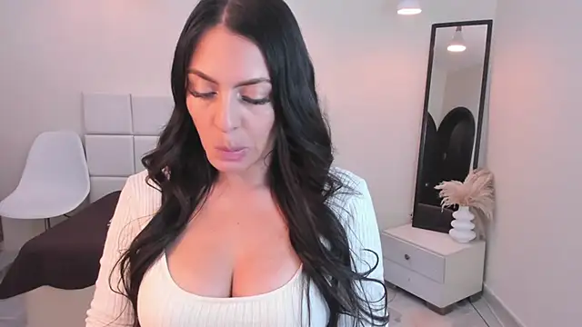 yourmagic venus online show from December 2025 02:38:01 AM