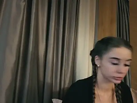 your bunnygirl online show from October 2025 06:18:02 PM