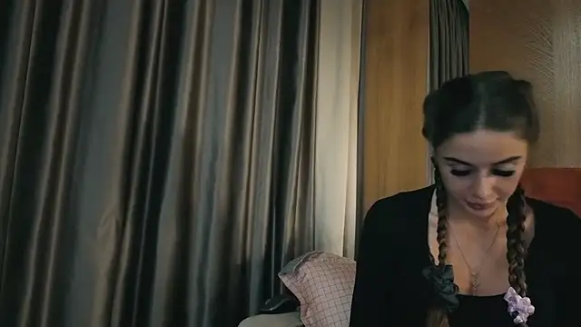 your bunnygirl online show from October 2025 07:15:01 PM