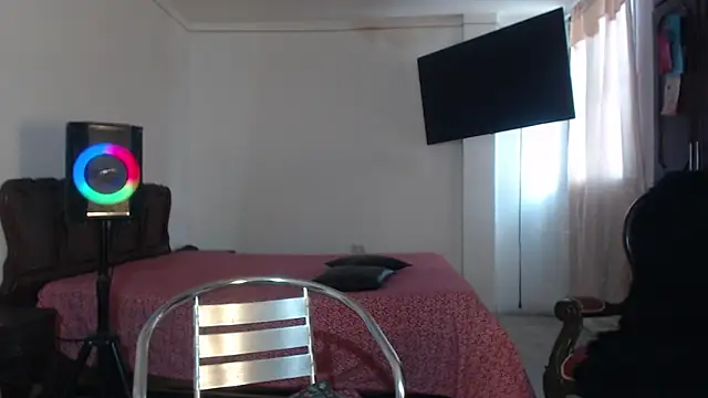 aliceesmith online show from October 2025 01:33:02 PM