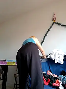 Snapshot of MILEIDE980 chatting on December 2025 11:03:02 AM MILEIDE980 online show from December 2025 11:03:02 AM