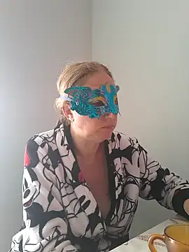 MILEIDE980 online show from September 2025 12:12:01 PM