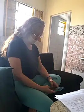 MILEIDE980 online show from March 2025 02:14:01 PM