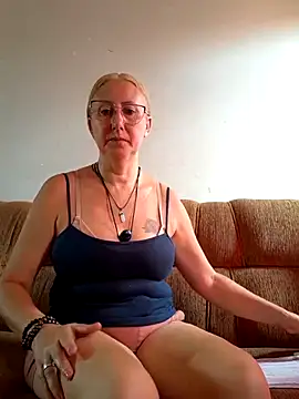 MILEIDE980 online show from November 2025 02:28:02 PM