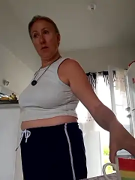 Snapshot of MILEIDE980 chatting on February 2026 12:12:01 PM MILEIDE980 online show from February 2026 12:12:01 PM