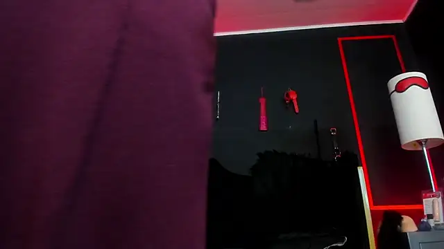 CharlotteScotte online show from November 2025 12:05:01 PM