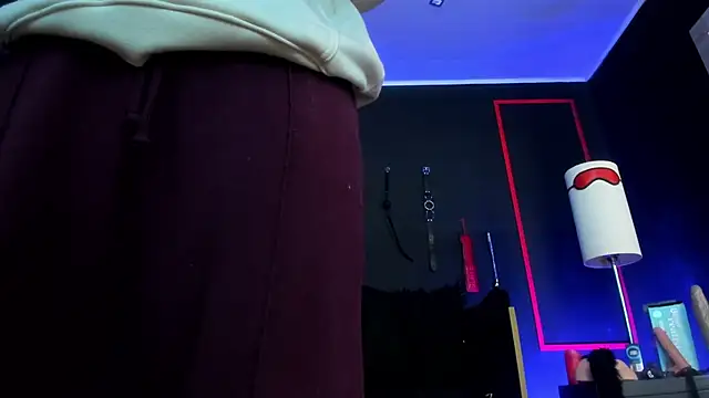 CharlotteScotte online show from December 2025 12:00:02 PM