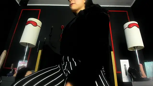 CharlotteScotte online show from October 2025 12:13:01 PM