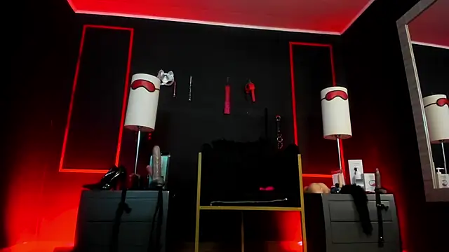 CharlotteScotte online show from November 2025 12:05:01 PM