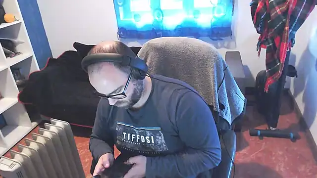 ravingr4d4 online show from March 2025 03:25:02 PM