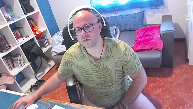 ravingr4d4 online show from May 2026 10:34:02 AM