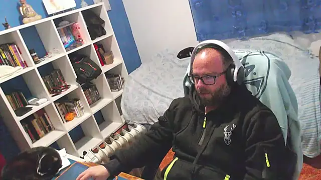 ravingr4d4 online show from February 2026 10:43:02 PM