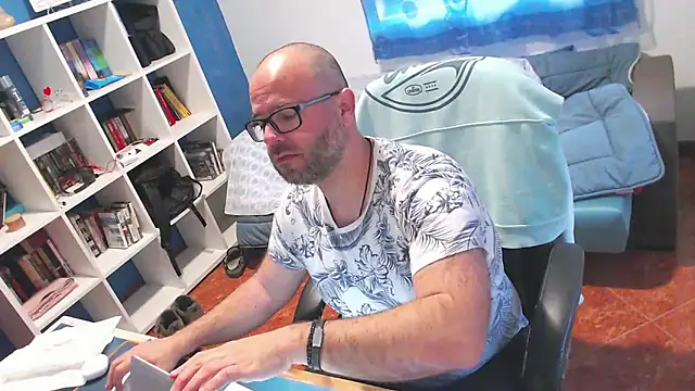 ravingr4d4 online show from April 2026 08:09:01 AM