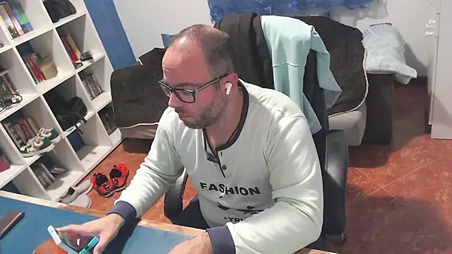 ravingr4d4 online show from November 2025 11:19:02 PM